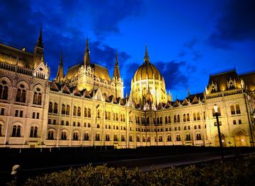 hungary/budapest/landmark/liberty-square