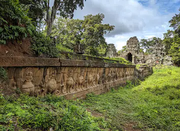 Preah Khan Kampong Svay East Entrance Causeway