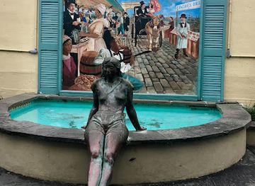 louisiana/new-orleans/french-quarter/landmark/lady-of-new-orleans-statue