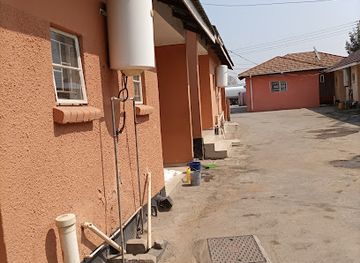 zambia/lusaka-national-park/landmark/kupark-lodge