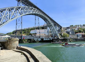 portugal/porto/baixa/landmark/ribeira-do-porto