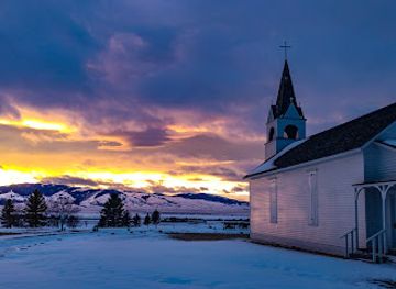 montana/the-little-belt-mountains/landmark/historic-canton-church