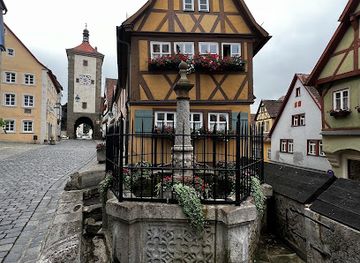 germany/rothenburg-ob-der-tauber/landmark/brunnen-im-alten-keller