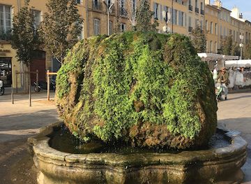 france/aix-en-provence/cours-mirabeau/landmark/fontaine-moussue