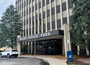 illinois/arlington-heights/landmark/121-s-wilke-office-park