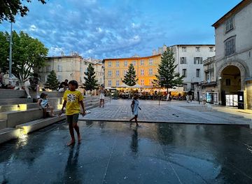 france/aix-en-provence/cours-mirabeau/landmark/fontaine-de-palais-du-justice