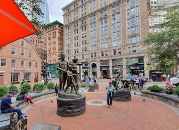 massachusetts/boston/downtown/landmark/boston-irish-famine-memorial