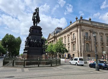 germany/berlin/landmark/equestrian-statue-of-king-friedrich-ii-of-prussia