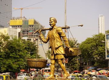 india/mumbai/dadar/landmark/farmer-statue-near-dadar-east-west-bridge