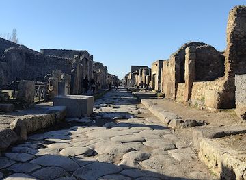 italy/irpinia/landmark/house-of-venus-in-the-shell