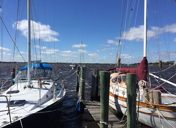 florida/stuart/landmark/the-harbor-inn-marina