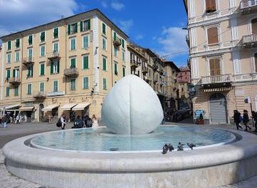 italy/cinque-terre/landmark/piazza-giuseppe-garibaldi
