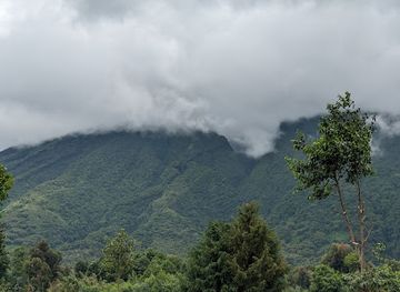rwanda/volcanoes-national-park/landmark/gahinga-volcano