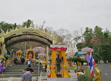 Kruba Srivichai Monument