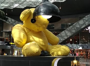 qatar/doha/landmark/lamp-bear