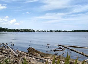 ohio/lake-erie-islands/landmark/point-place-lighthouse-llc