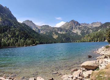 spain/aiguestortes-i-estany-de-sant-maurici-national-park/landmark/casa-del-parc-nacional-d-espot