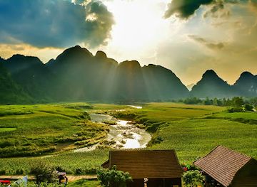 vietnam/southeast/landmark/oxalis-adventure-tours