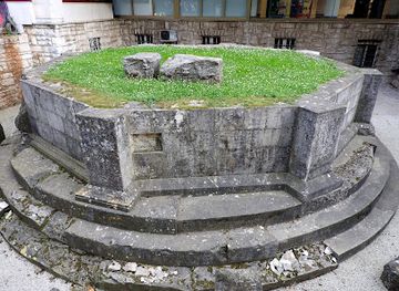 croatia/istria/landmark/roman-mausoleum