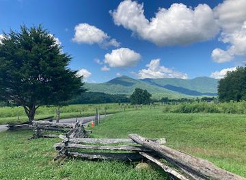 north-carolina/great-smoky-mountains/landmark/dan-lawson-cabin