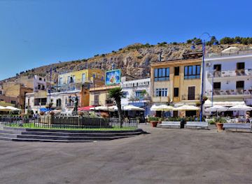 italy/palermo/mondello/landmark/piazza-mondello