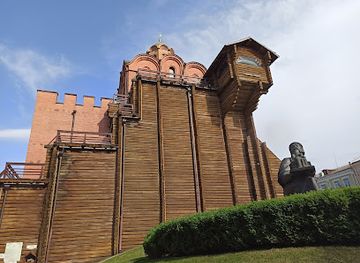 ukraine/kyiv/landmark/the-monument-of-panteleymon-the-persian-cat