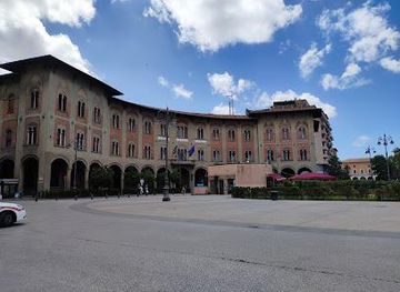 italy/lucca/landmark/p-za-v-emanuele-ii
