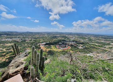 aruba/palm-beach/landmark/hooiberg-hiking-trail