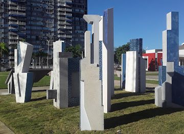 puerto-rico/carolina/isla-verde/landmark/carolina-police-memorial