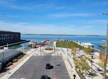 ohio/sandusky/landmark/moseley-s-rooftop-bar