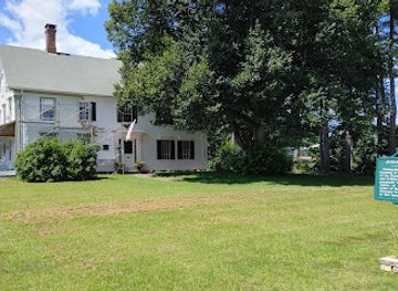 new-hampshire/lakes-region/landmark/josiah-bartlett-house