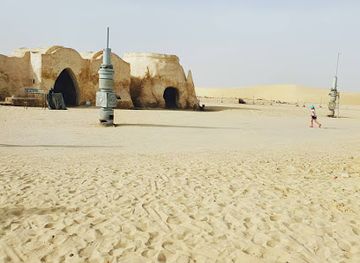 tunisia/tunisian-sahara/landmark/ong-jmal