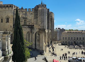 france/avignon/landmark/l-hotel-calvet-de-la-palun-ancienne-banque-de-france