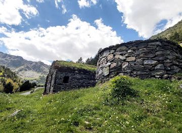 andorra/arinsal/landmark/cabanes-del-castellar