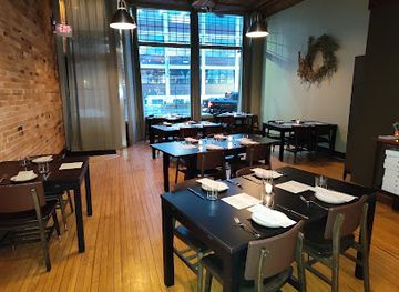 wisconsin/green-bay/landmark/three-three-five