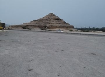 pakistan/sindh/landmark/pyramid-of-silence