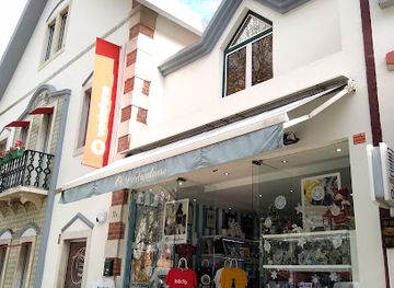 portugal/cascais/landmark/portucalense-souvenirs-gifts-design