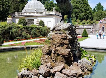 austria/salzburg/landmark/pegasus-fountain