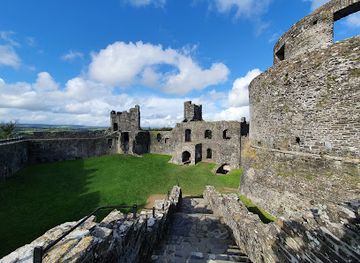 united-kingdom/dyfed/attraction/castell-dinefwr-2