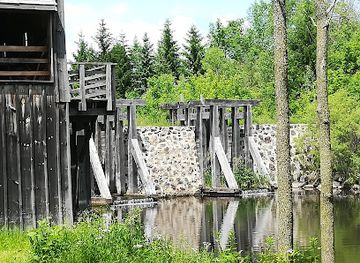 wisconsin/kettle-moraine-state-forest/landmark/wade-house-historic-site