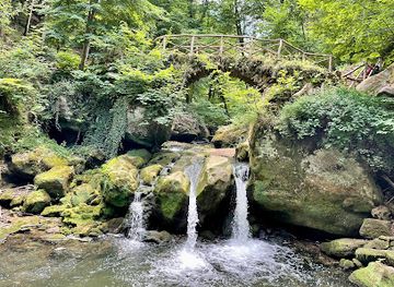 luxembourg/mullerthal-trail/landmark/schiessentumpel-scheissendempel-waterfall