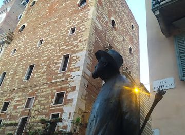 italy/verona/landmark/monument-to-berto-barbarani