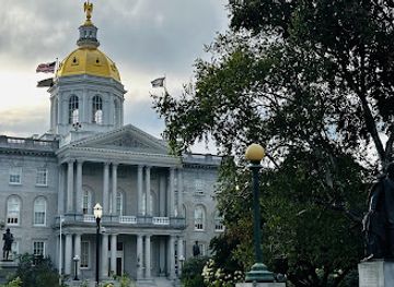 new-hampshire/concord/landmark/state-capitol-nh-historical-highway-marker