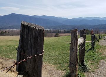 tennessee/appalachian-mountains/landmark/cades-cove-visitor-center