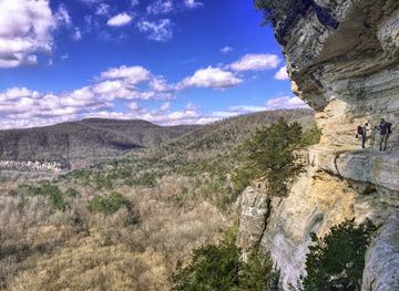 arkansas/ozark-mountains/landmark/centerpoint-trailhead