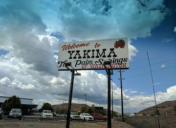 washington/the-yakima-valley/landmark/welcome-to-yakima-the-palm-springs-of-washington-sign