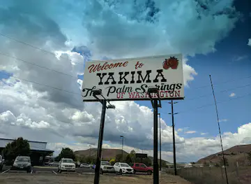 Welcome to Yakima "The Palm Springs of Washington" Sign