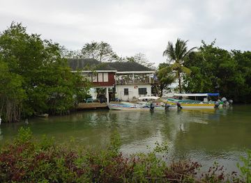 belize/punta-gorda/landmark/garbutt-s-fishing-lodge