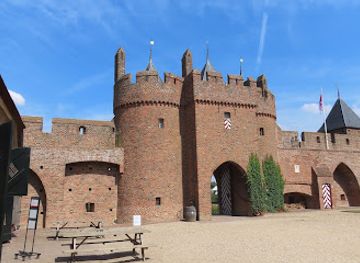 netherlands/betuwe/landmark/doornenburg-castle