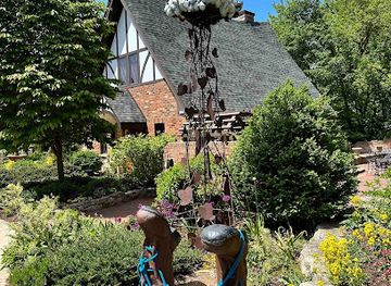 wisconsin/sheboygan/landmark/bookworm-gardens